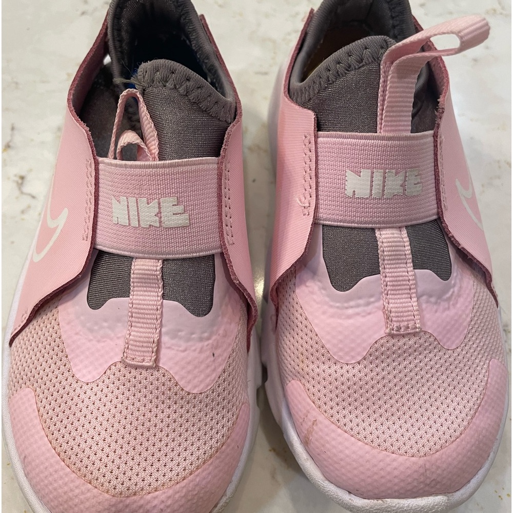 Nike size 9C Like New